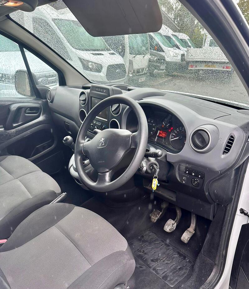 PEUGEOT PARTNER
