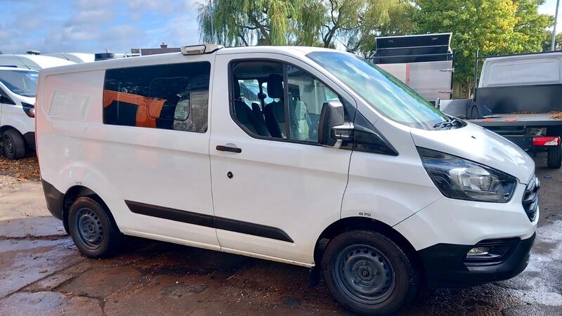 FORD TRANSIT CUSTOM COMBI CREW 2.0 320 EcoBlue