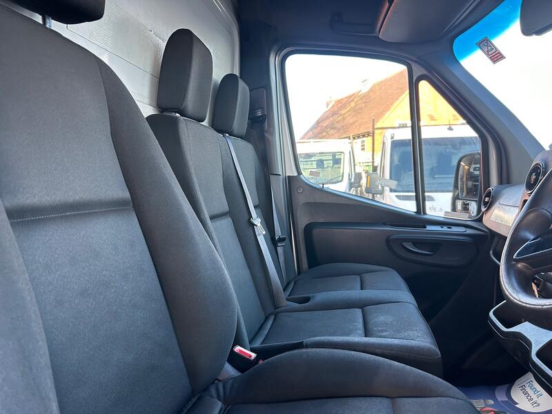 MERCEDES-BENZ SPRINTER