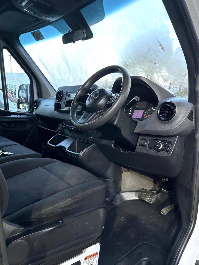MERCEDES-BENZ SPRINTER