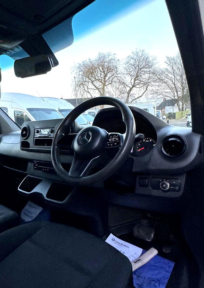 MERCEDES-BENZ SPRINTER