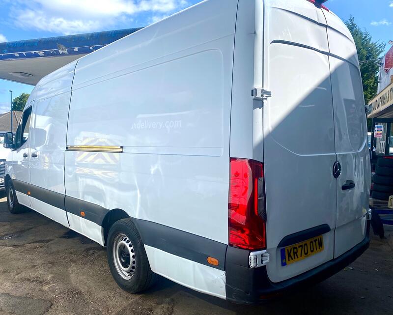 MERCEDES-BENZ SPRINTER