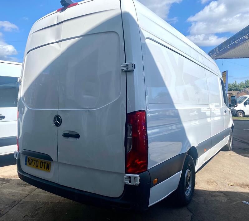 MERCEDES-BENZ SPRINTER