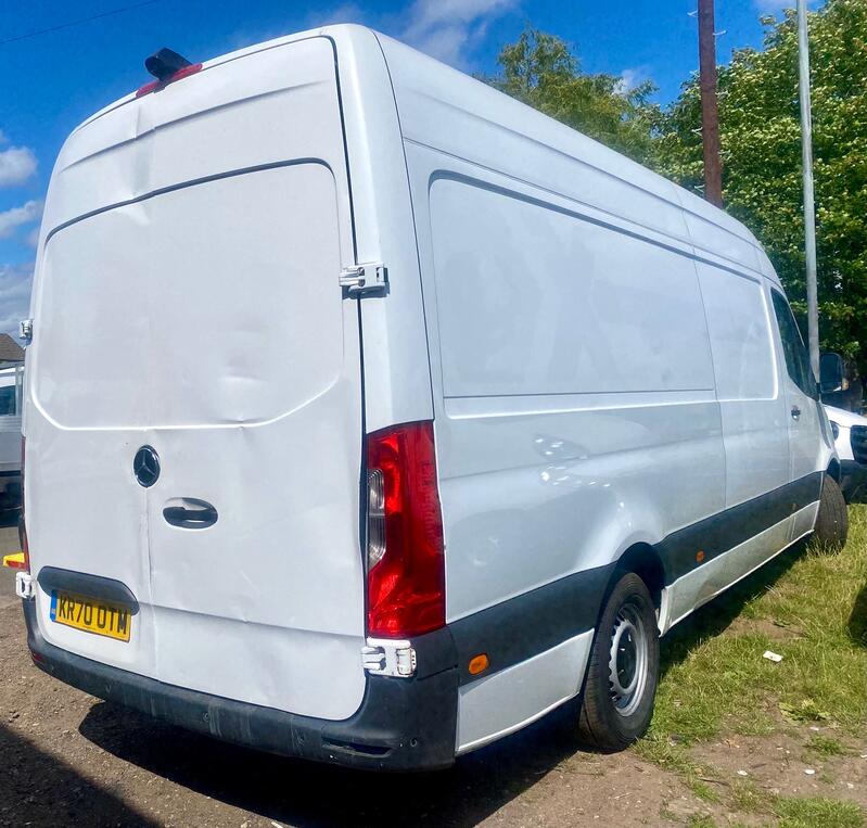 MERCEDES-BENZ SPRINTER