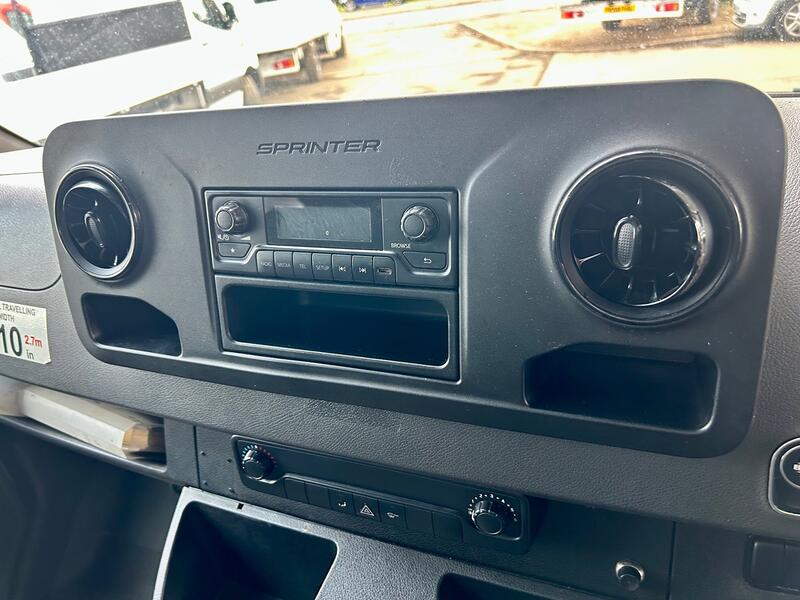 MERCEDES-BENZ SPRINTER