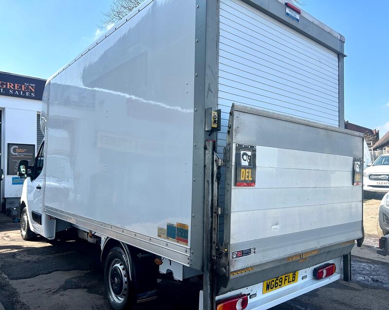 View RENAULT MASTER 2.3  Luton  Tail lift LL35 dCi 135 Business 