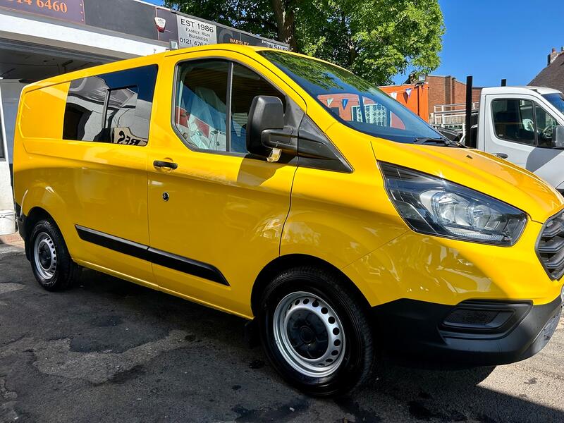 View FORD TRANSIT CUSTOM Combi Crew 2.0 340 EcoBlue Leader