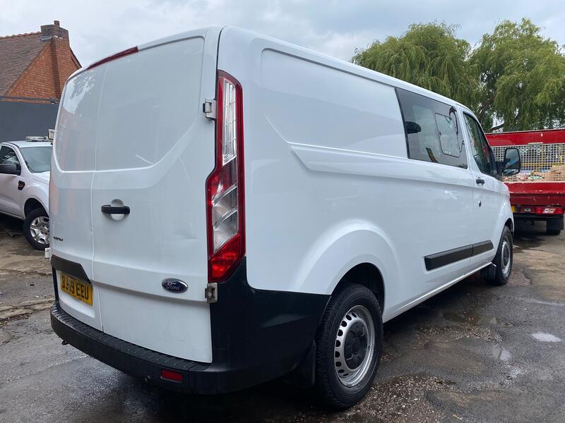 View FORD TRANSIT CUSTOM COMBI CREW2.0 320 EcoBlue