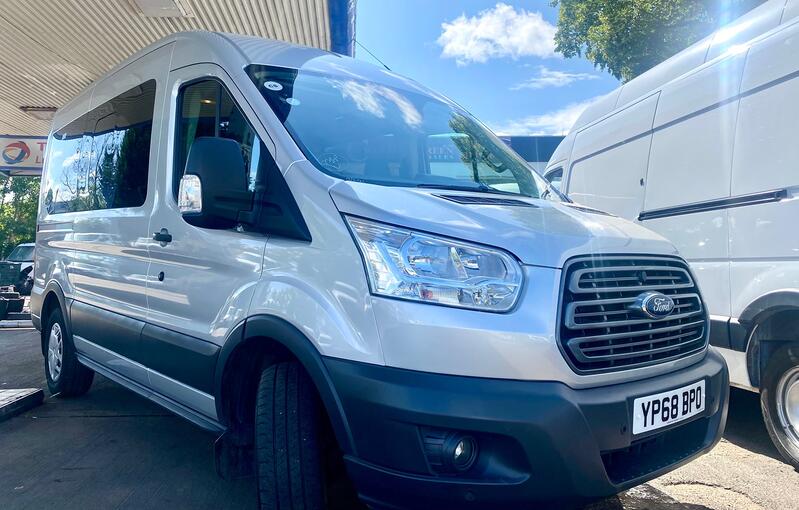 View FORD TRANSIT 2.2 TDCi 350 HDT Trend 12 SEATS Air Con Front and Rear 