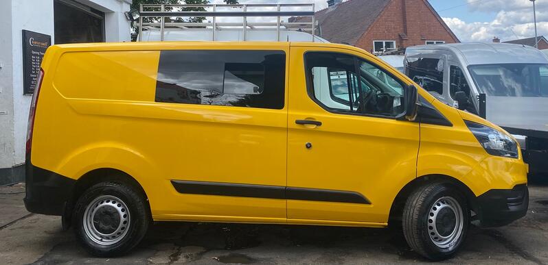 View FORD TRANSIT CUSTOM 2.0 340 EcoBlue Leader