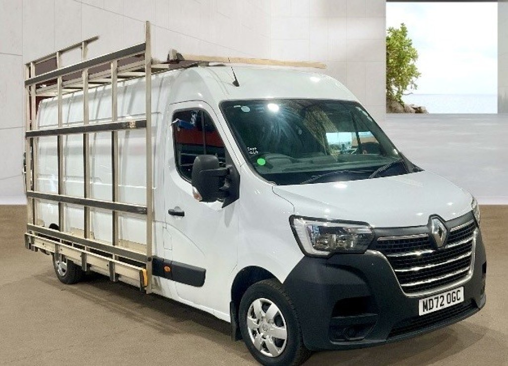 2022 Renault Master
